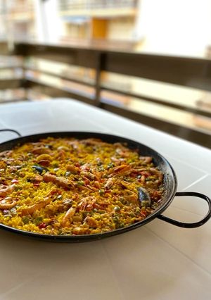 A picture of Paella with Frozen Seafood Mix and Vegetables 🥘.