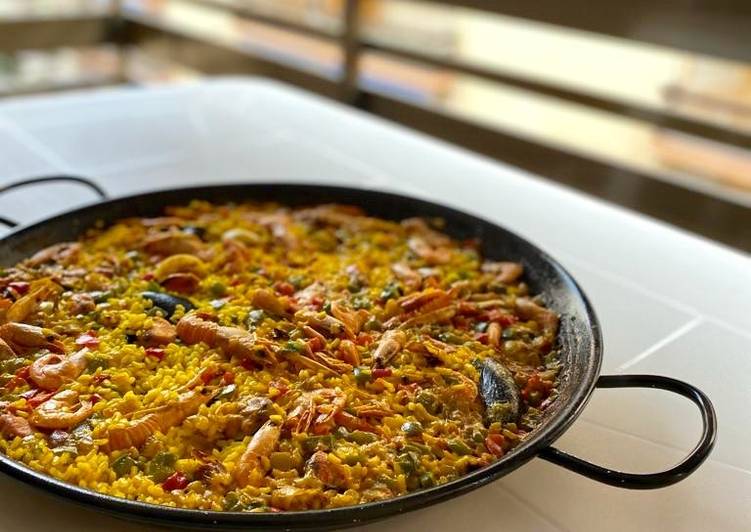 Paella con congelado de marisco y verduras 🥘