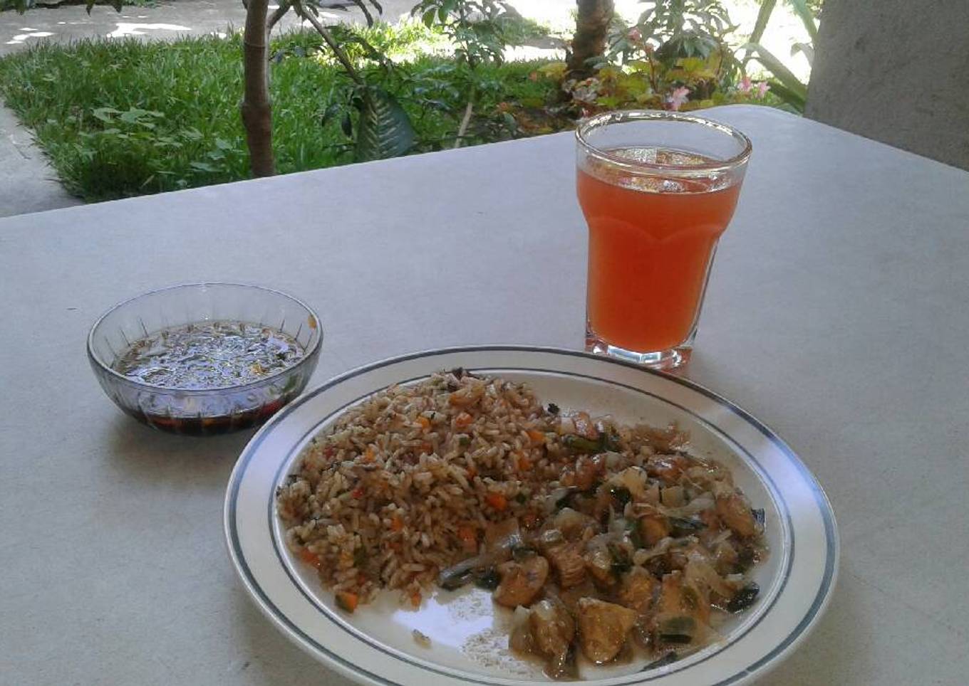 Arroz frito y pollo teriyaki
