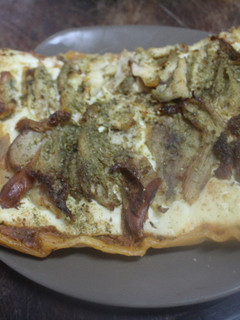 Una foto de Pizza rectangular de sobras de pollo