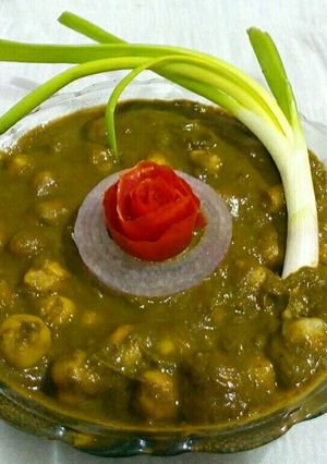 A picture of Hariyali chole.