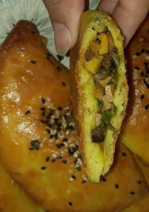 عکسی از دستور پیراشکی قارچ وسوسیس