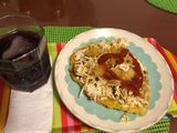 Patacón relleno con pollo y papas ripio