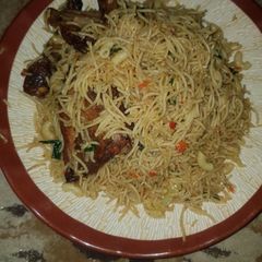 A picture of Fried sphagetti.