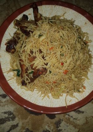 A picture of Fried sphagetti.