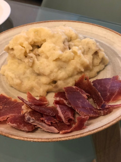 A picture of Mashed Potatoes.