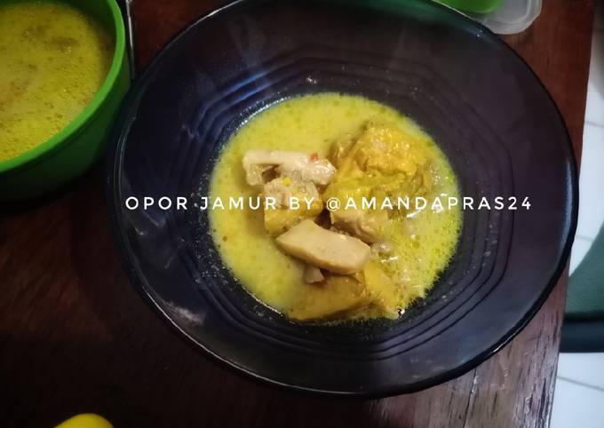 Opor Jamur Tiram Bumbu Kuning