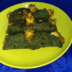 A picture of Palak paneer paratha rolls.