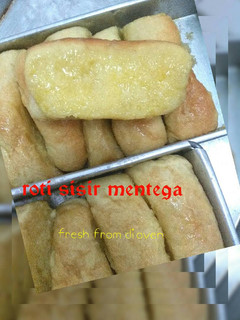 Foto resep Roti Sisir Mentega lembut, wangi dan pastinya yummy 😀 😋😋😋