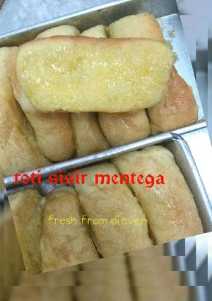 Foto resep Roti Sisir Mentega lembut, wangi dan pastinya yummy 😀 😋😋😋