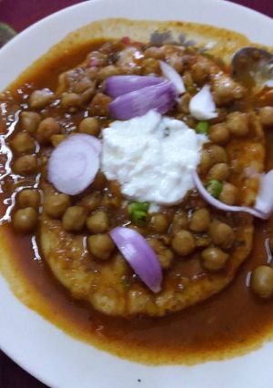 A picture of Bheega Kulcha.