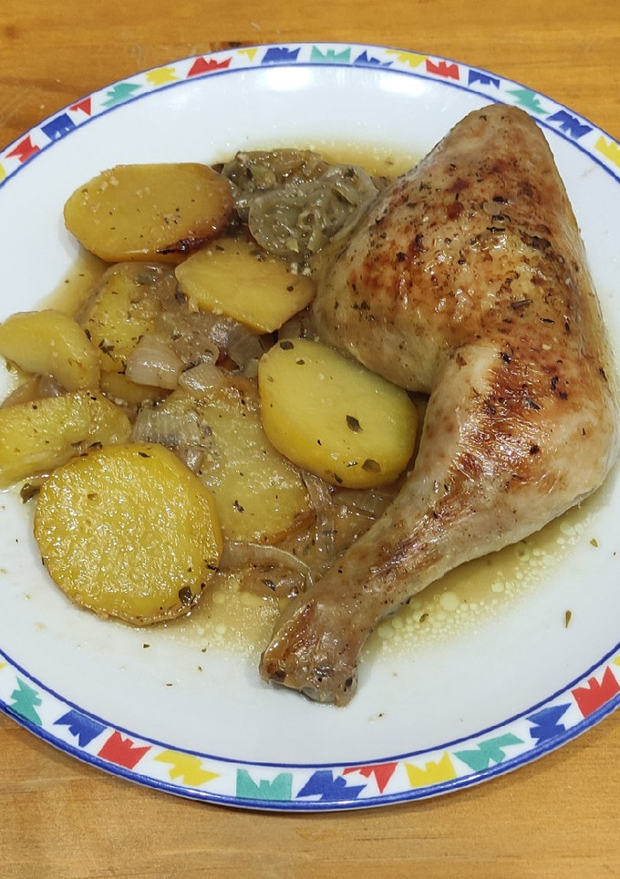 Una foto de Pollo al horno 🍗