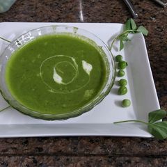 A picture of Methi malai mutter soup.
