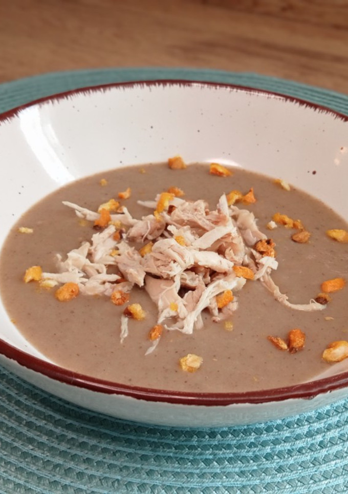 Una foto de Crema de champiñones con pollo