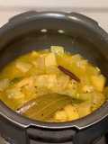 Bengali niramish Lauer dalna (Bengali Bottle Gourd curry without onion and garlic)