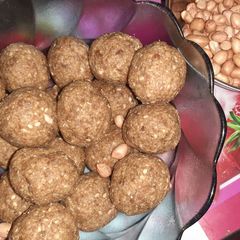 Peanut sesame ladoo A picture of Peanut sesame ladoo.