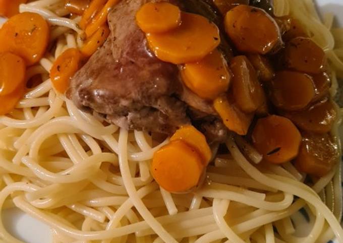 Tournedos aux carottes accompagnĂ©s de spaghetti đđ„