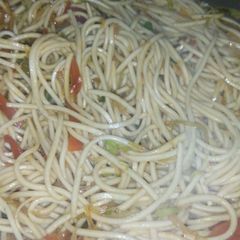A picture of Veg chowmein.