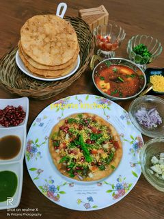 दाल पकवान चाट (Dal pakwan chat recipe in Hindi) रेसिपी मुख्य फोटो