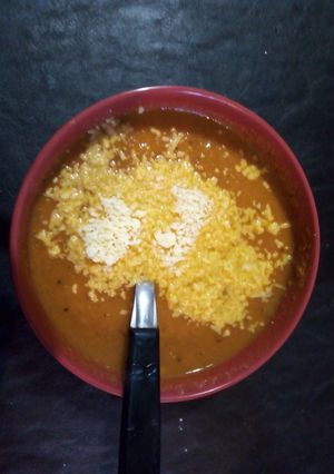 Una foto de Sopa de zanahorias y tomates asados