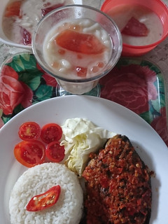 Foto resep Nasi bawal bakar merah putih