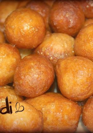 صورة لوصفة طريقة عمل عوامات او لقمة القاضي