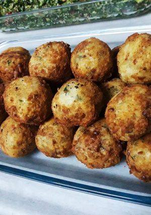 صورة لوصفة كرات البطاطا بحشوه الموزاريلا