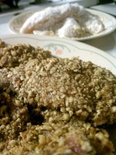 A picture of pecan chicken.