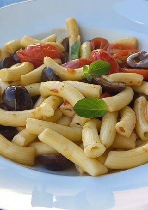 Una foto de Penne Rigate con salsa mediterránea en Fábrica de Pastas Peabody