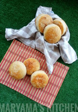 A picture of Burger buns.