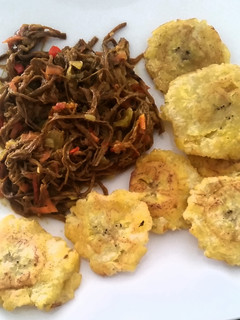 Una foto de Tostones de plátano verde muy fáciles