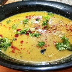 A picture of Lucknowi dal tadka.