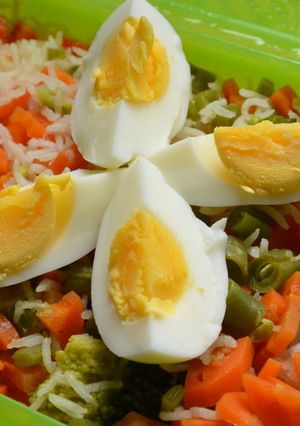 Una foto de Arroz con verduras variadas en estuche de vapor Lékué