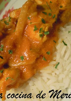 Una foto de Pechugas de pollo con salsa de coco y curry