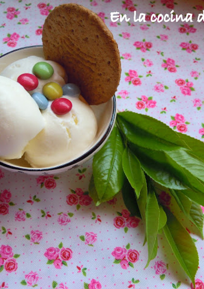 Una foto de Helado de yoghurt, heladera