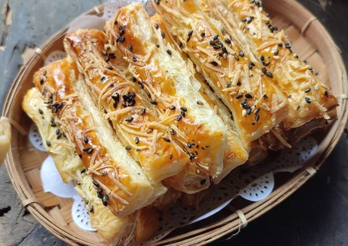 Resep Chesse Puff Pastry Oleh Widjie Astuti Cookpad