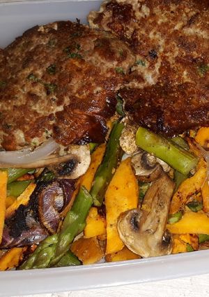 Pulykafasírt sült zöldségekkel recept fotója