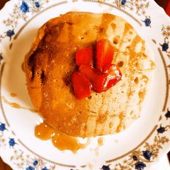 A picture of Strawberry pancakes.