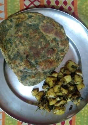 A picture of Spinach paratha.