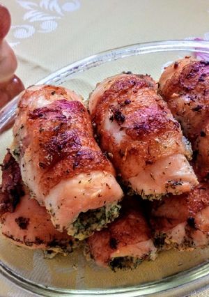 Kapros sajtkrémmel töltött, baconos csirkemell recept fotója