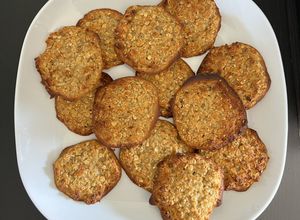 Foto principal de Galletas de avena, miel y manzana