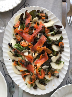 Una foto de Ensalada de salmón