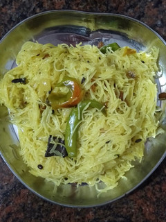 அவசர வீட்டு நூடுல்ஸ் (Instant noodles recipe in tamil) செய்முறை முக்கிய புகைப்படம்