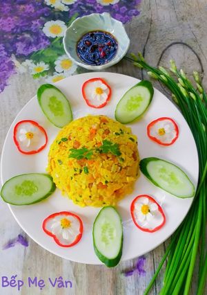 Hình của món Cơm chiên lạp xưởng,chả lụa và trứng.