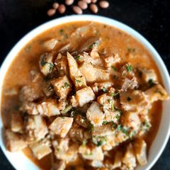 A picture of Peanut banana curry.