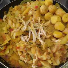 Calabacines🍱con pollo🍗en salsa de tomate🍅🥘🥙-レシピのメイン写真