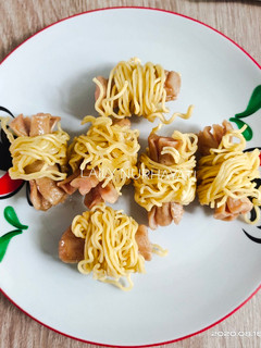 Foto resep Sosis gulung mie week15