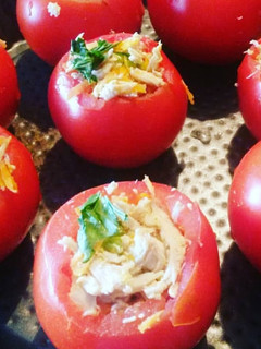 Una foto de Tomates rellenos