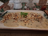 Lengua con alcaparras y almendras