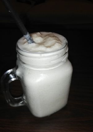 A picture of Simple Pinacolada smoothie 🍍+ 🍋 + 🍯.